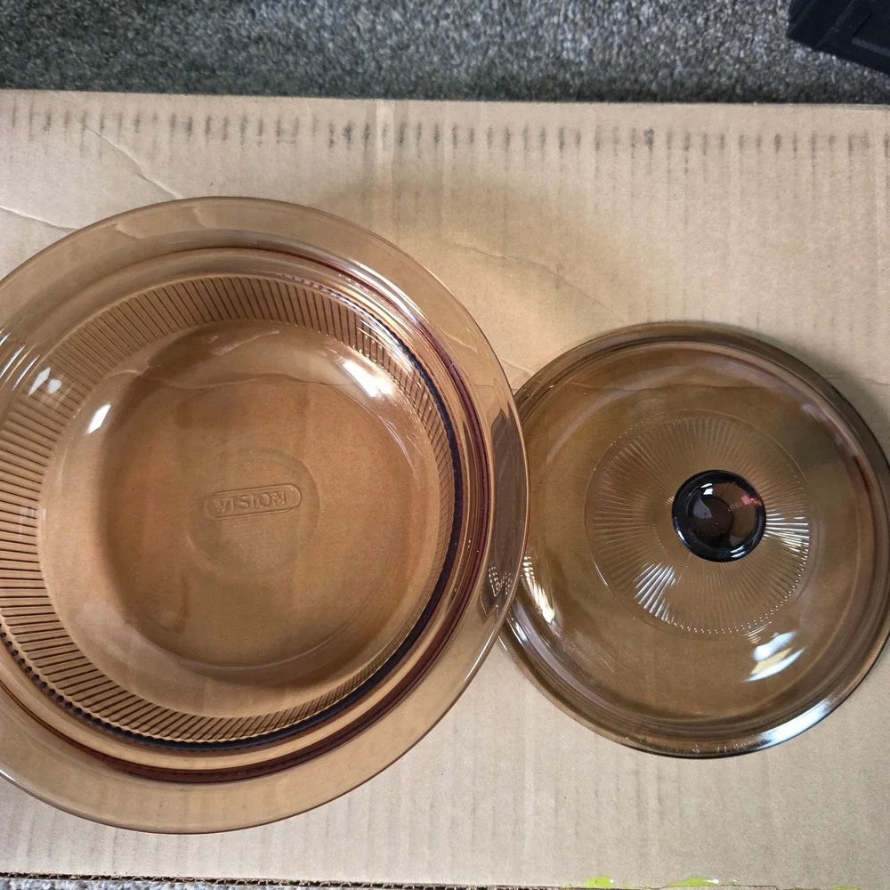 Vision Corning Amber Glass 1 Quart Round Casserole Dish with Lid V-31-B USA